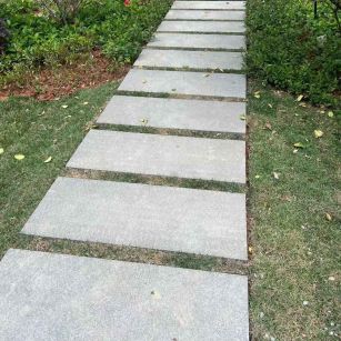 阳泉 芝麻黑小区踏步、汀步石铺装效果