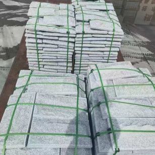 阳泉 芝麻白蘑菇石装车出货