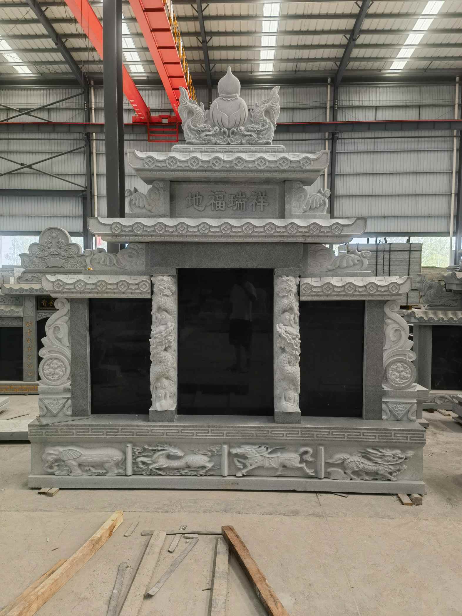 阳泉 芝麻灰高档墓碑、土墓，一套也支持定做