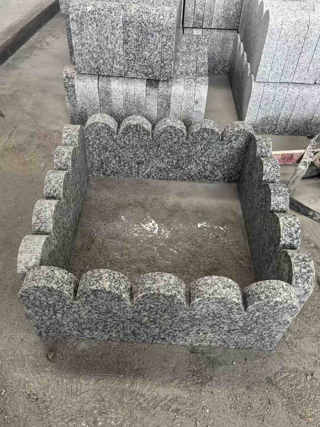阳泉 花边石、花坛围栏石、花池界石、菜园栅栏石、镶边石、波浪状界石介绍