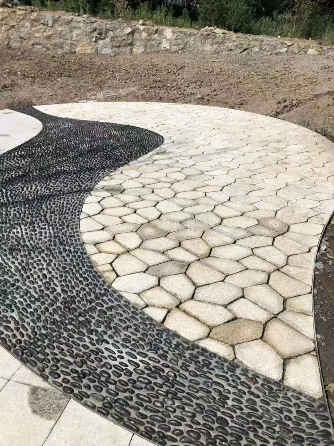 阳泉 黄金麻冰裂缝室外铺装效果完美展示