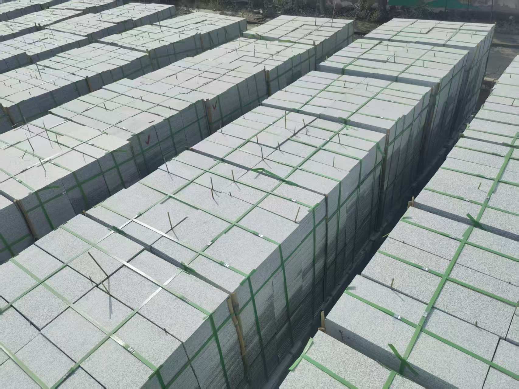 阳泉 芝麻白1.8公分火烧300*600地铺，清仓大甩卖