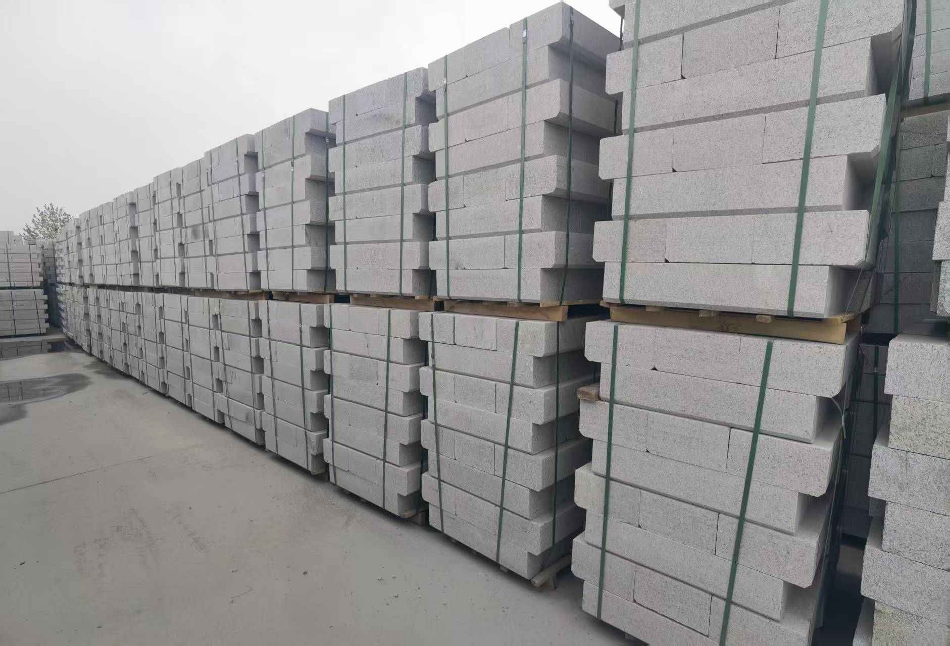 阳泉 芝麻白路沿石