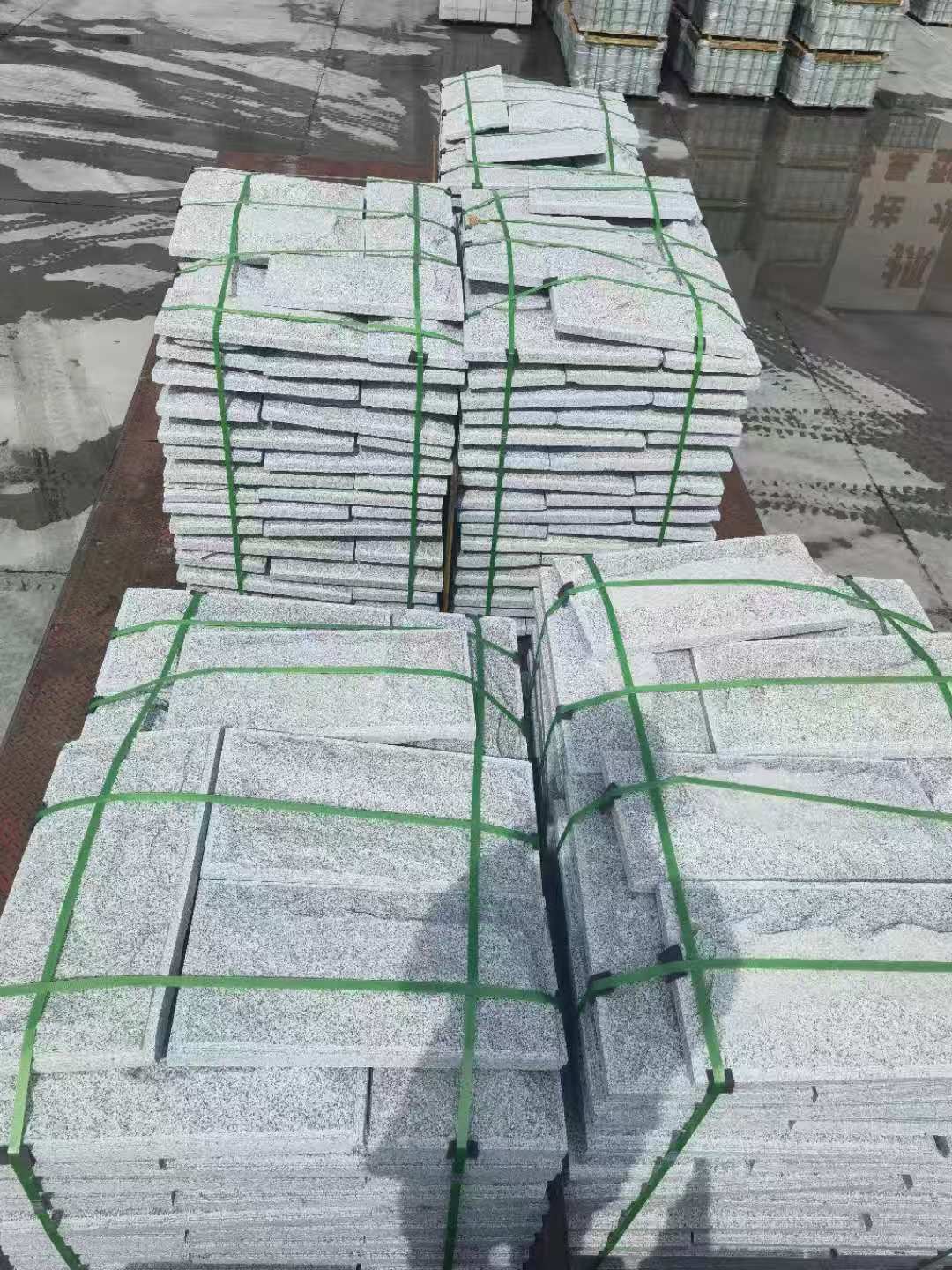 阳泉 芝麻白蘑菇石装车出货