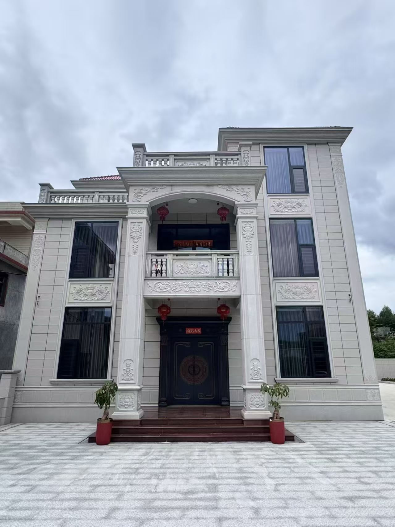 阳泉 芝麻白石材别墅干挂案例展示